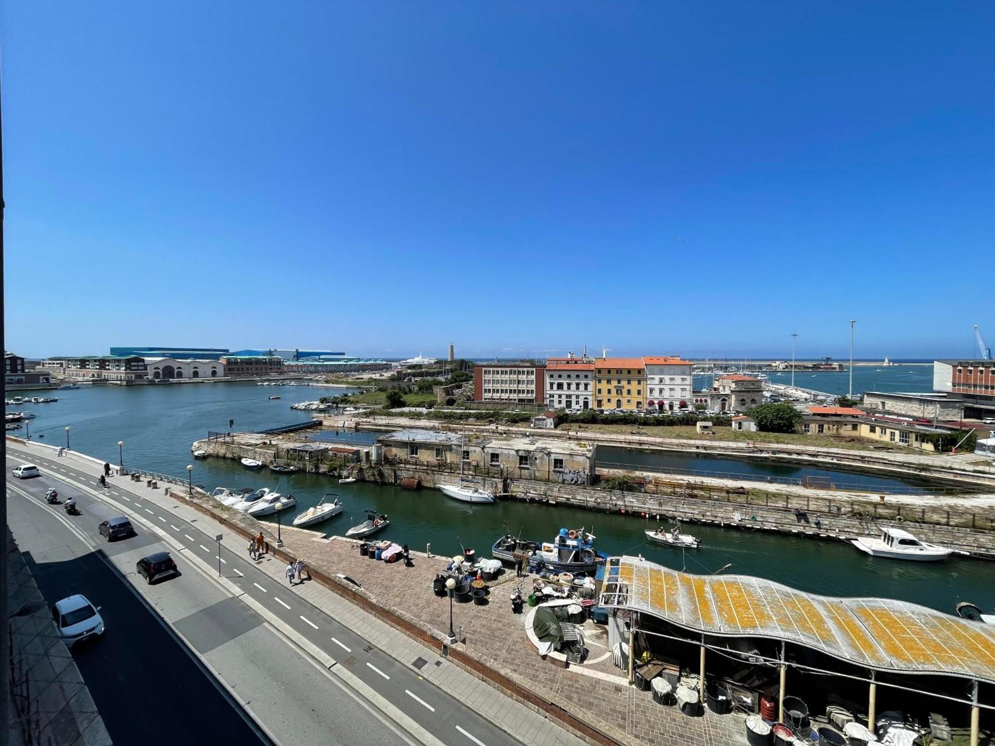 Japandi, Appartamento Zona Porto Mediceo Livorno Eksteriør billede